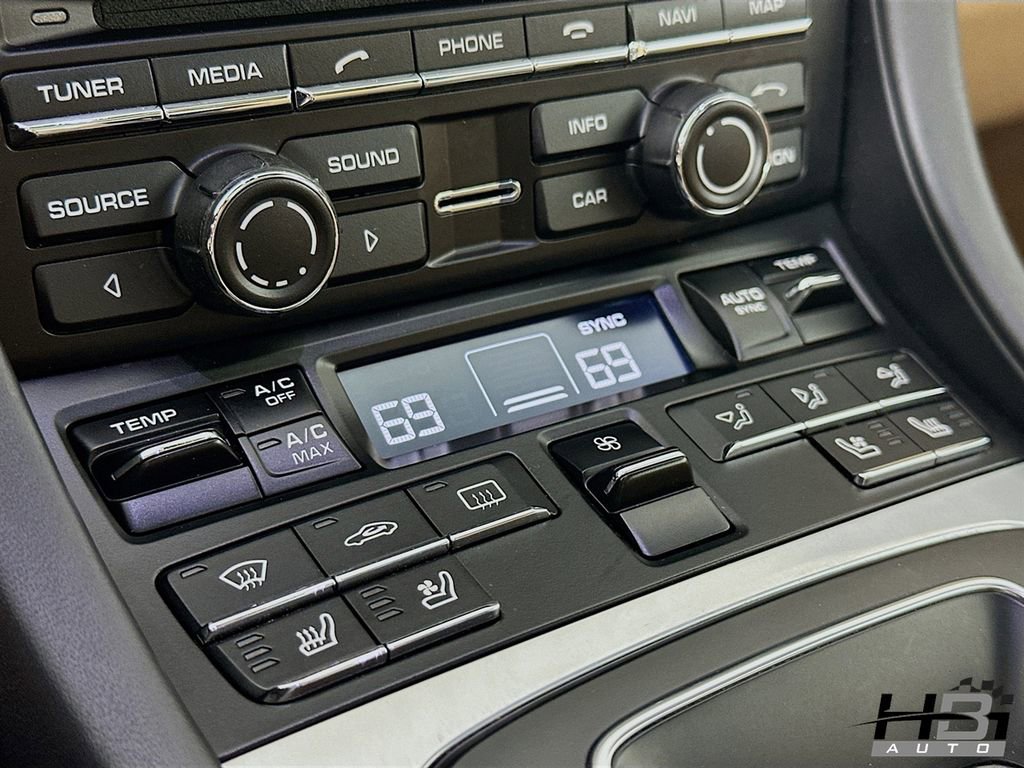 Used 2015 Porsche 911 Carrera 4 image 13