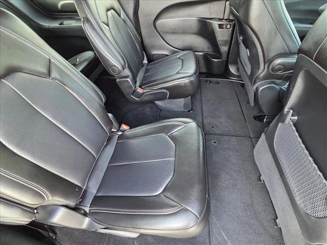 Used 2025 Chrysler Voyager LX image 18