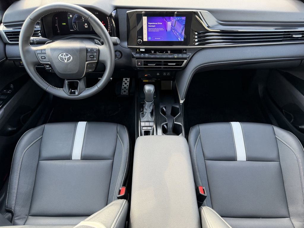 Used 2025 Toyota Camry SE FWD image 13