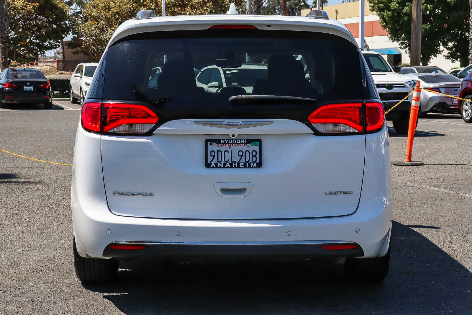 Used 2019 Chrysler Pacifica Limited FWD image 8