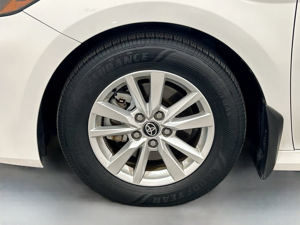 Used 2025 Toyota Camry LE w/ Convenience Package FWD image 28