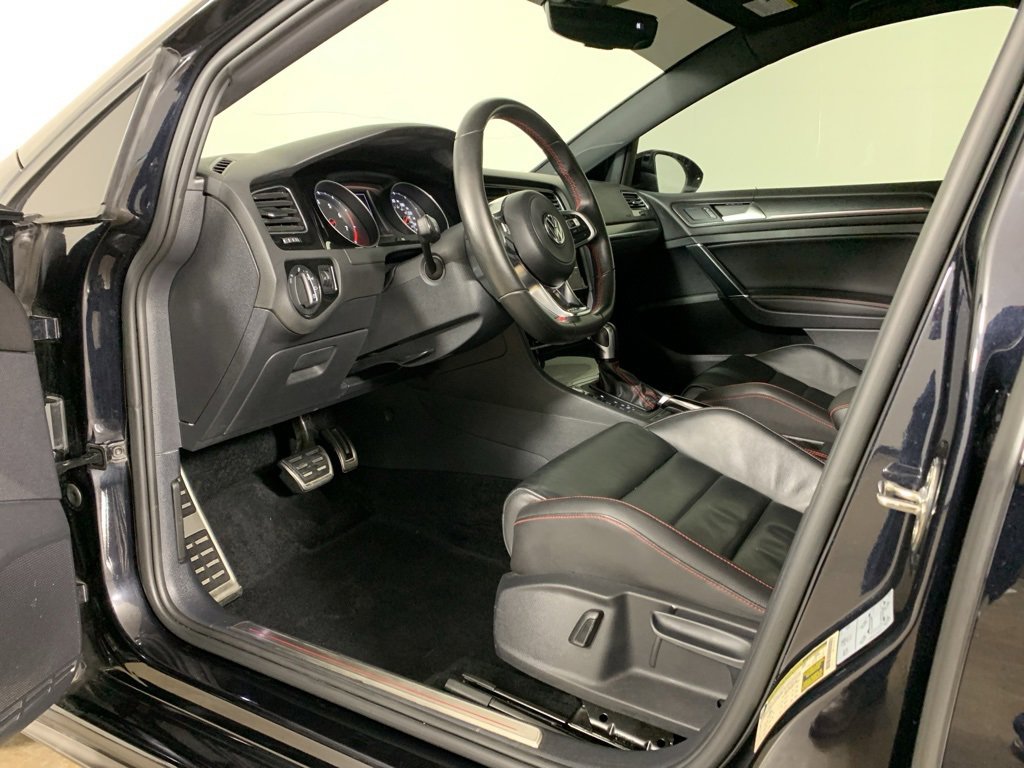Used 2020 Volkswagen GTI SE image 29