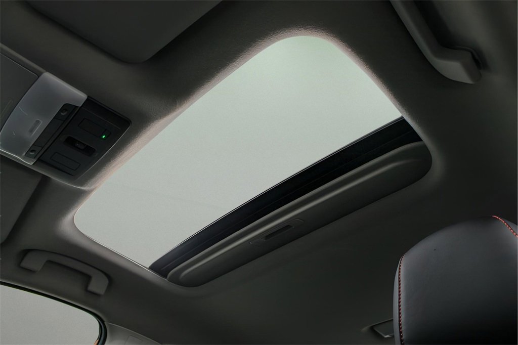 Used 2025 Nissan Sentra SR w/ SR Premium Package image 27