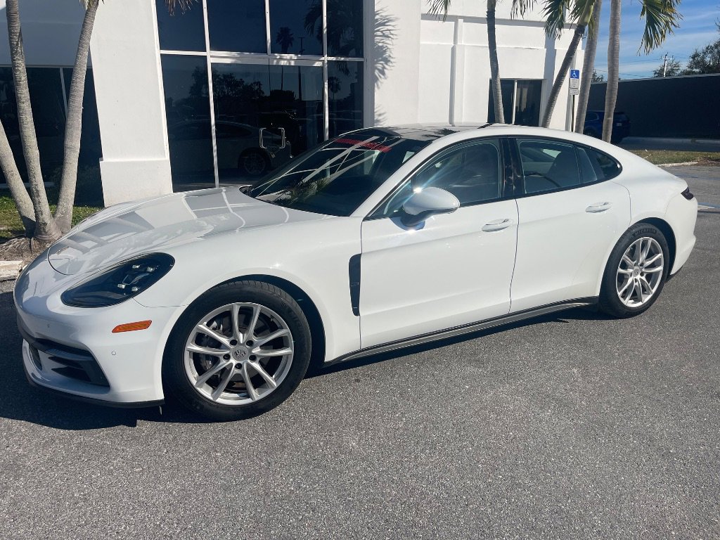 Used 2018 Porsche Panamera image 30