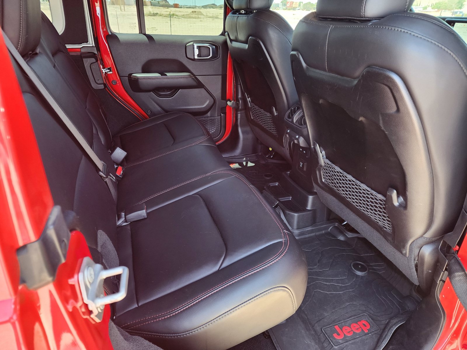 Used 2024 Jeep Wrangler Unlimited Rubicon AWD/4WD image 13