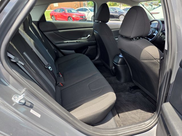 Used 2023 Hyundai Elantra SEL w/ Convenience Package FWD image 19