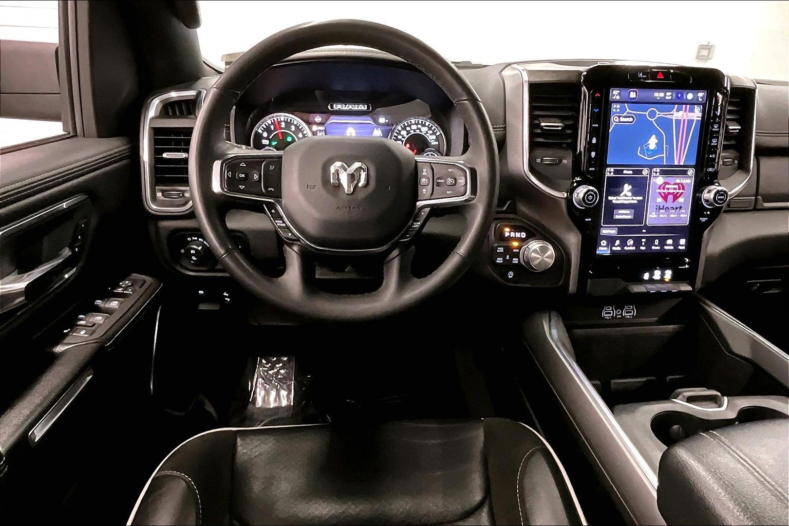 Used 2025 RAM 1500 Laramie AWD/4WD image 6