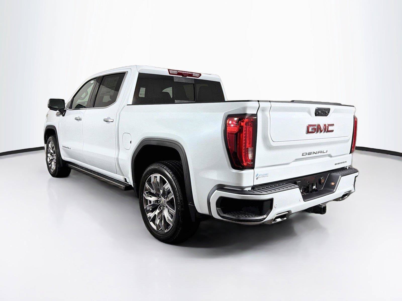 Used 2026 GMC Sierra 1500 Denali w/ Denali Reserve Package AWD/4WD image 9