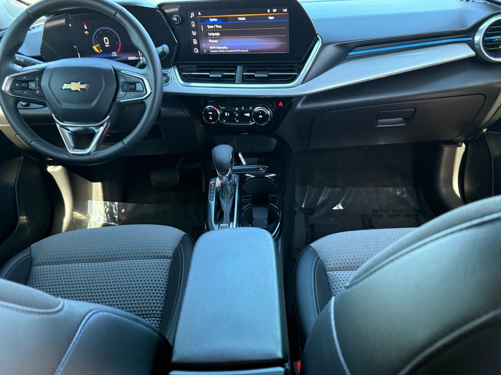 Used 2025 Chevrolet Trax LT w/ Driver Confidence Package image 14