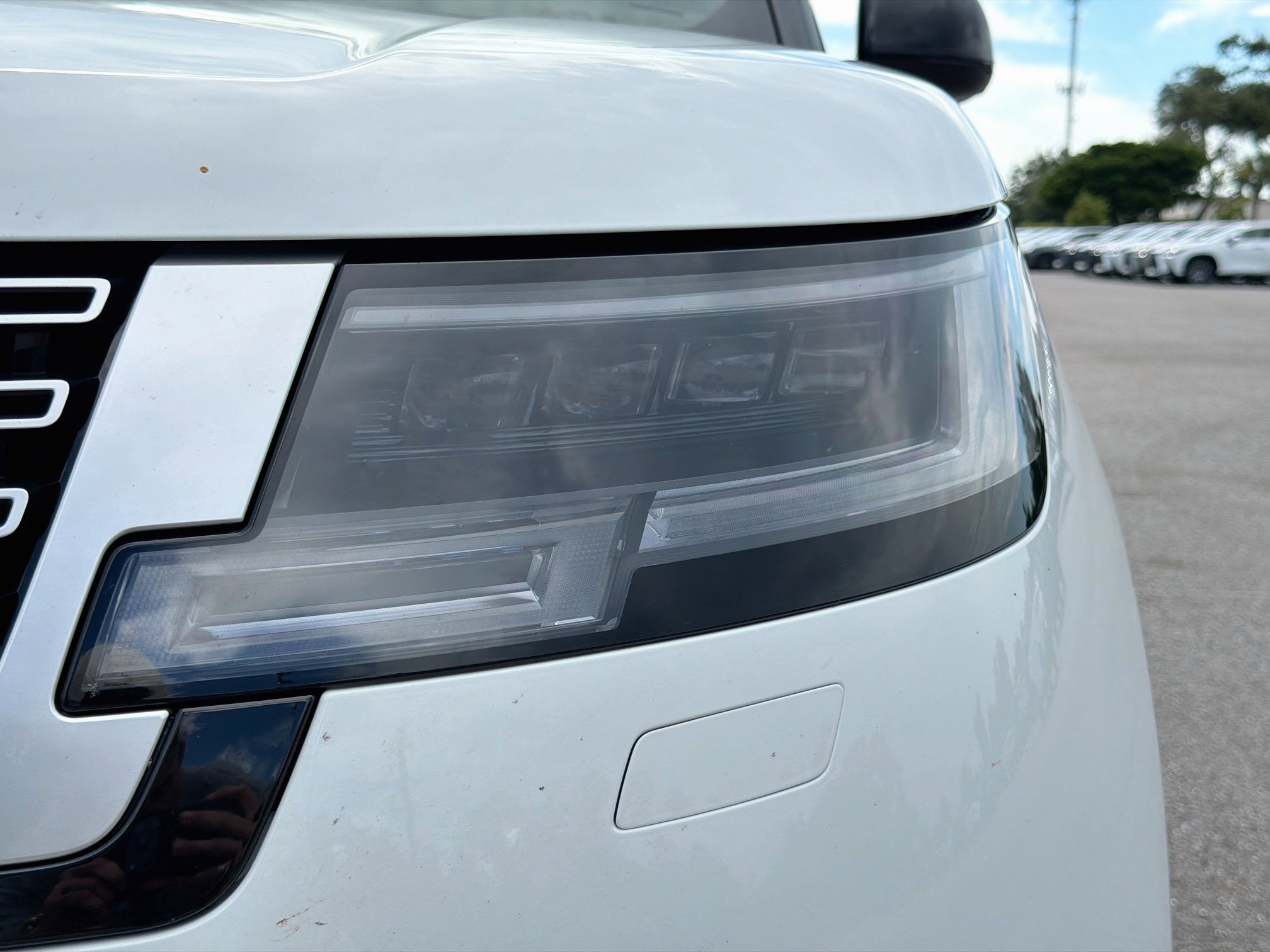 Used 2025 Land Rover Range Rover Autobiography AWD/4WD image 8
