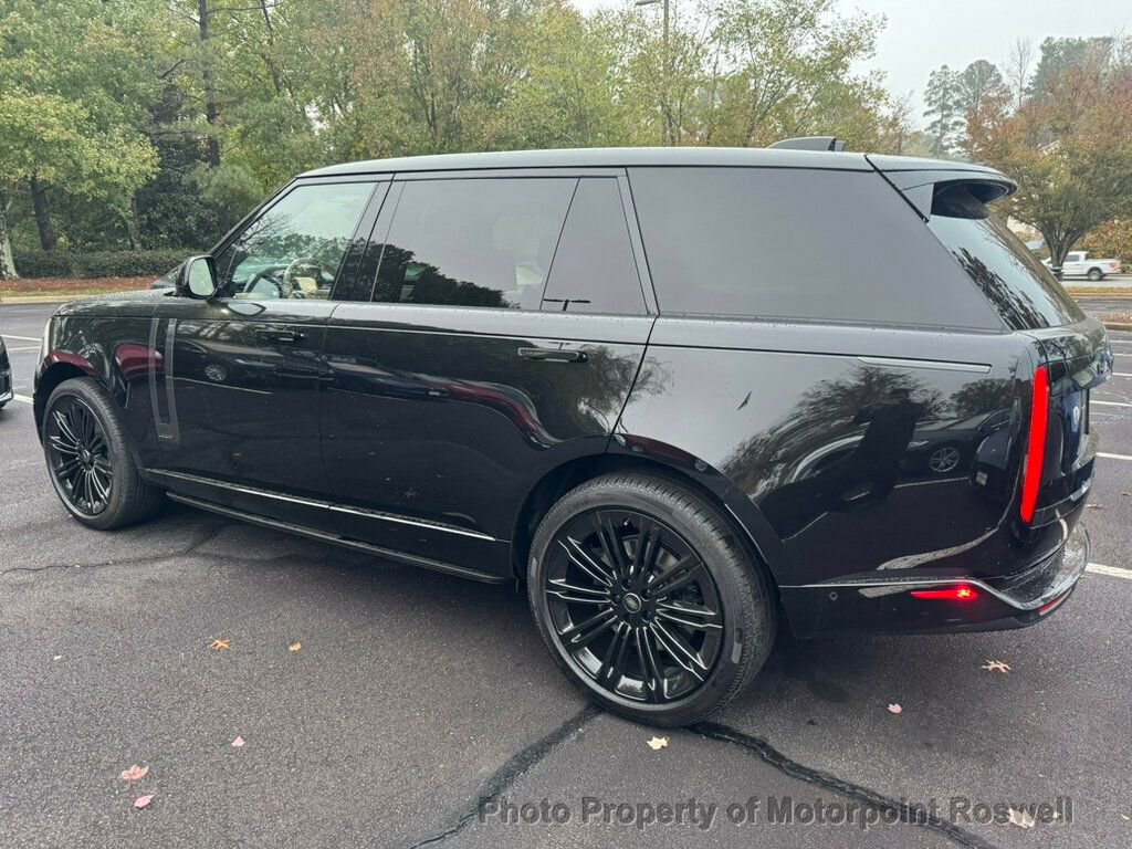 Used 2025 Land Rover Range Rover Long Wheelbase Autobiography image 5
