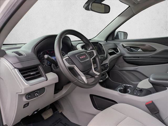 Used 2024 GMC Terrain SLE w/ Driver Convenience Package image 9