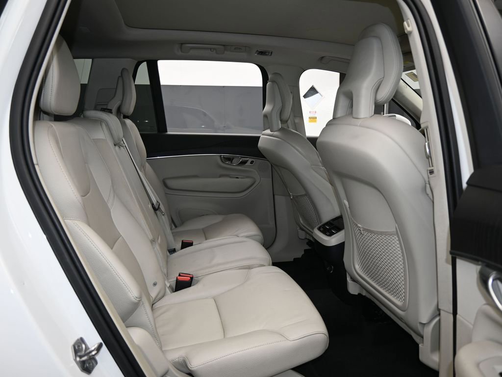 Used 2020 Volvo XC90 T5 Momentum w/ Protection Package Premier image 41