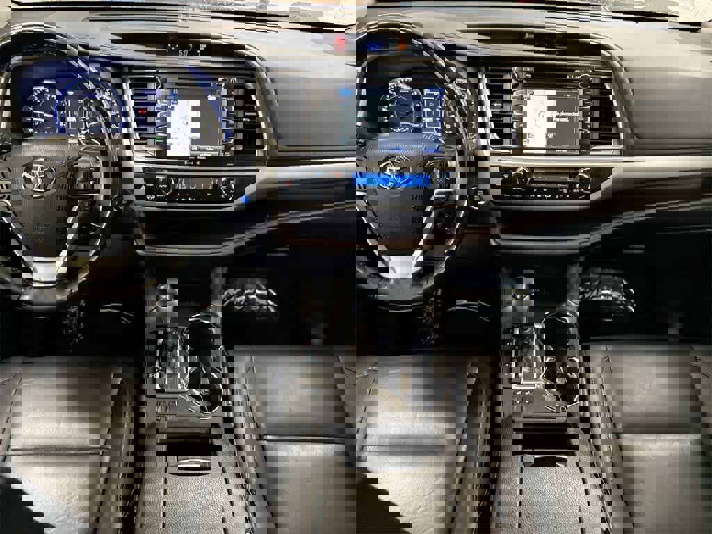 Used 2019 Toyota Highlander XLE image 30