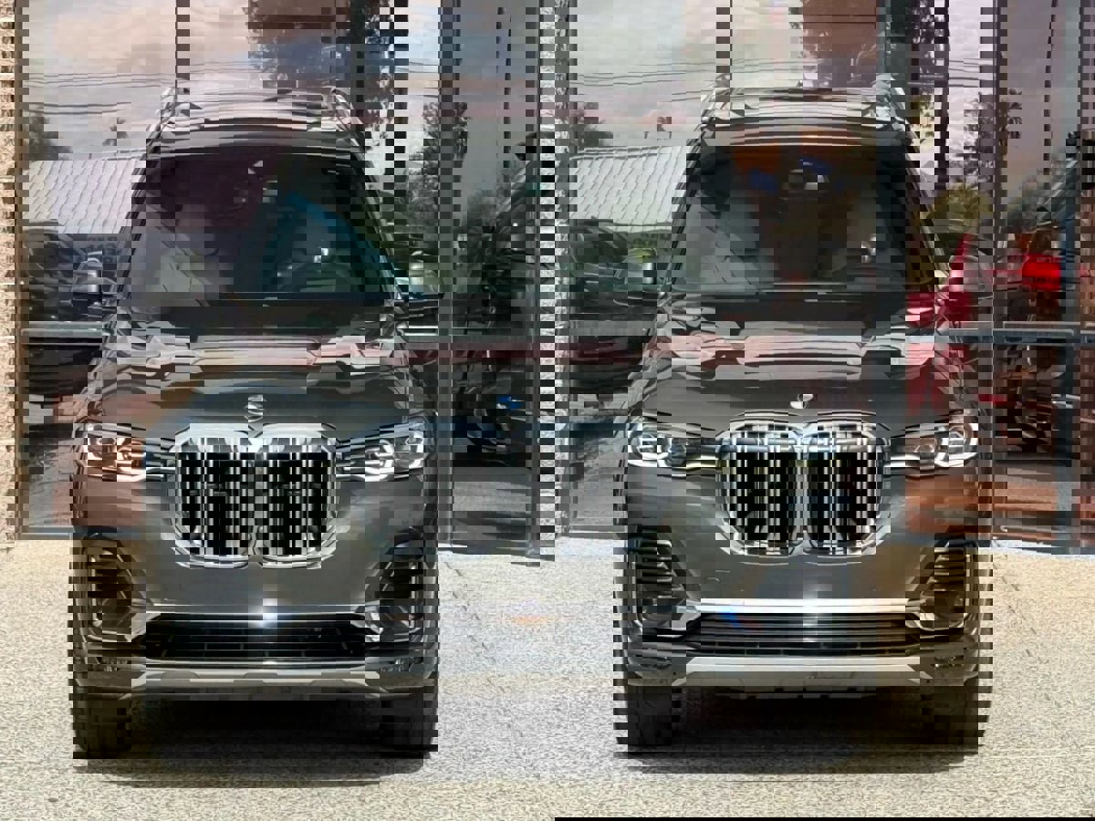 Used 2021 BMW X7 xDrive40i w/ Executive Package image 24