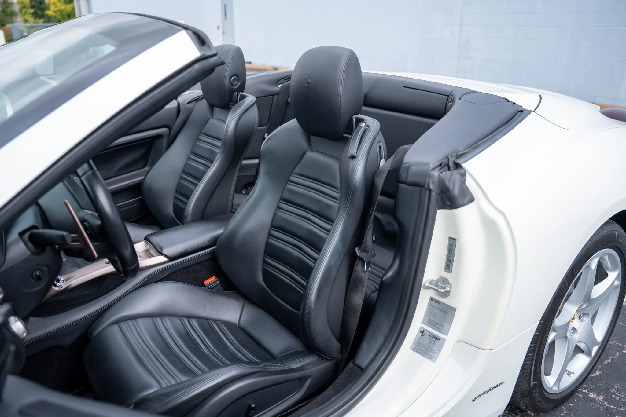 Used 2014 Ferrari California image 21