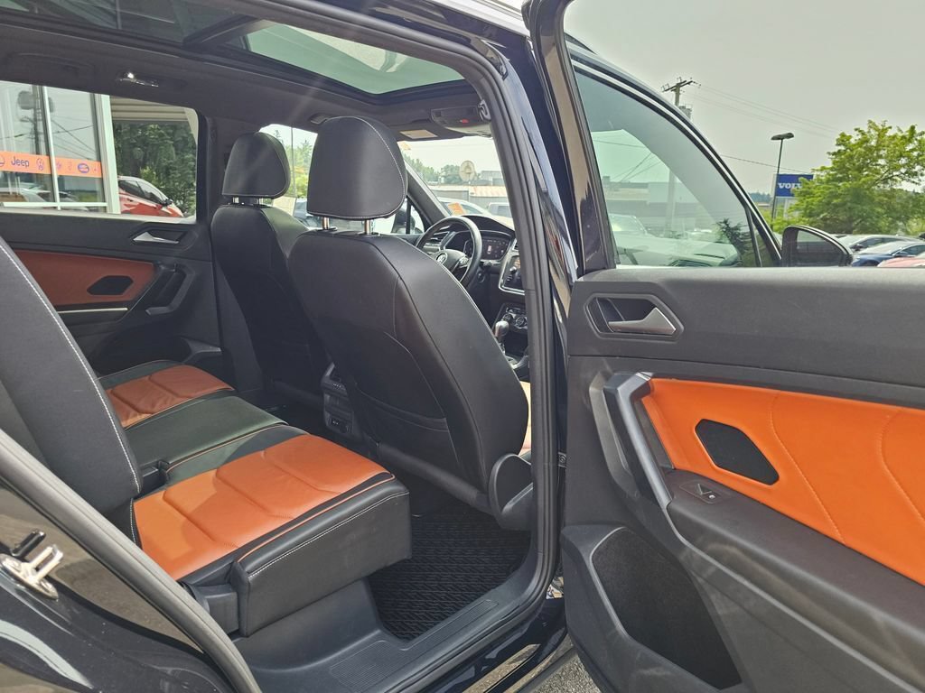 Used 2021 Volkswagen Tiguan SEL Premium R-Line w/ 3rd Row Seat Package AWD/4WD image 14
