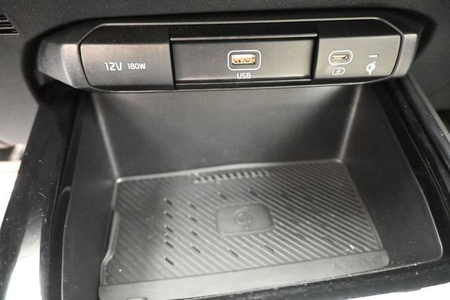 Used 2024 Kia Niro EX Touring FWD image 9