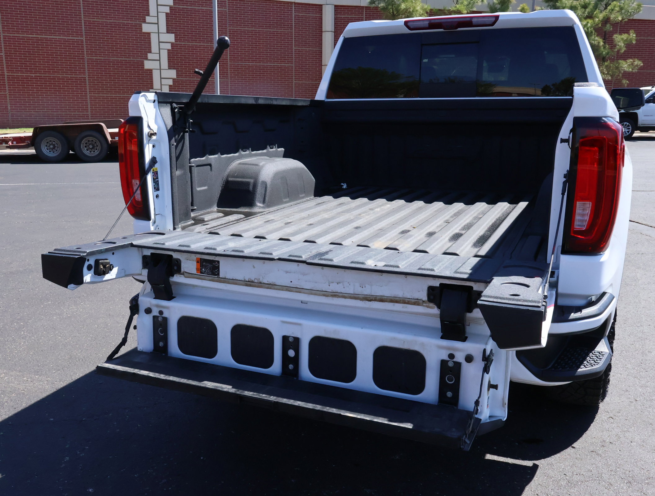 Used 2024 GMC Sierra 1500 AT4 w/ Technology Package image 6