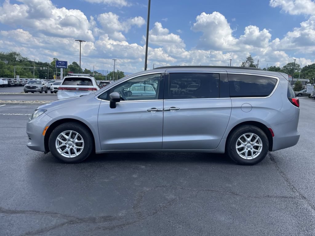 Used 2020 Chrysler Voyager Lxi FWD image 3
