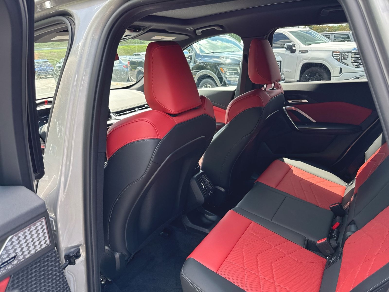 Used 2025 BMW X1 M35i AWD/4WD image 4