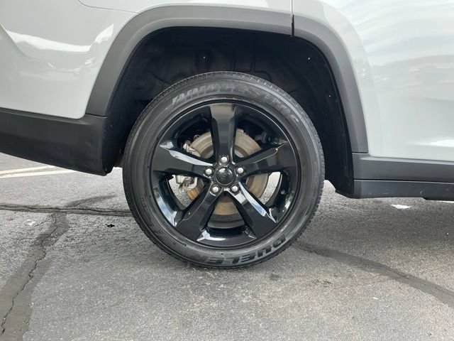 Used 2023 Jeep Grand Cherokee L Altitude AWD/4WD image 36