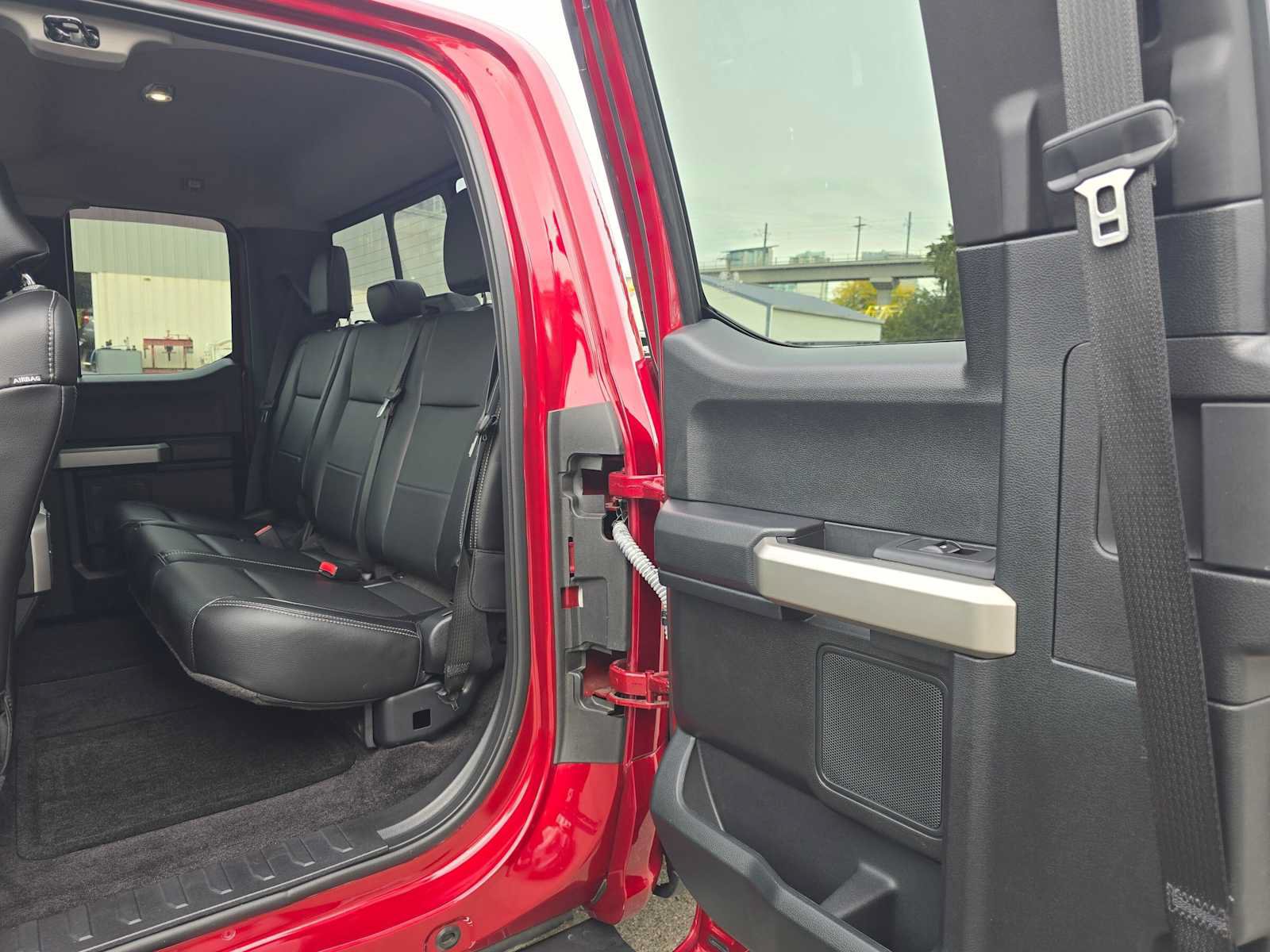 Used 2016 Ford F150 Lariat w/ Equipment Group 502A Luxury AWD/4WD image 17