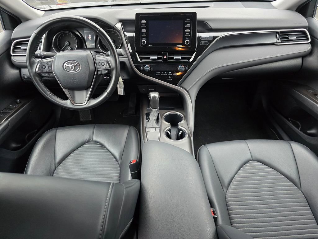 Used 2024 Toyota Camry SE image 18