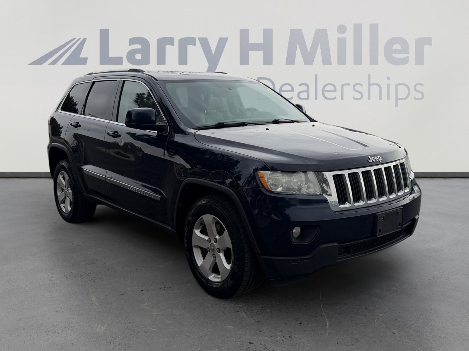 Used 2012 Jeep Grand Cherokee Laredo AWD/4WD image 7