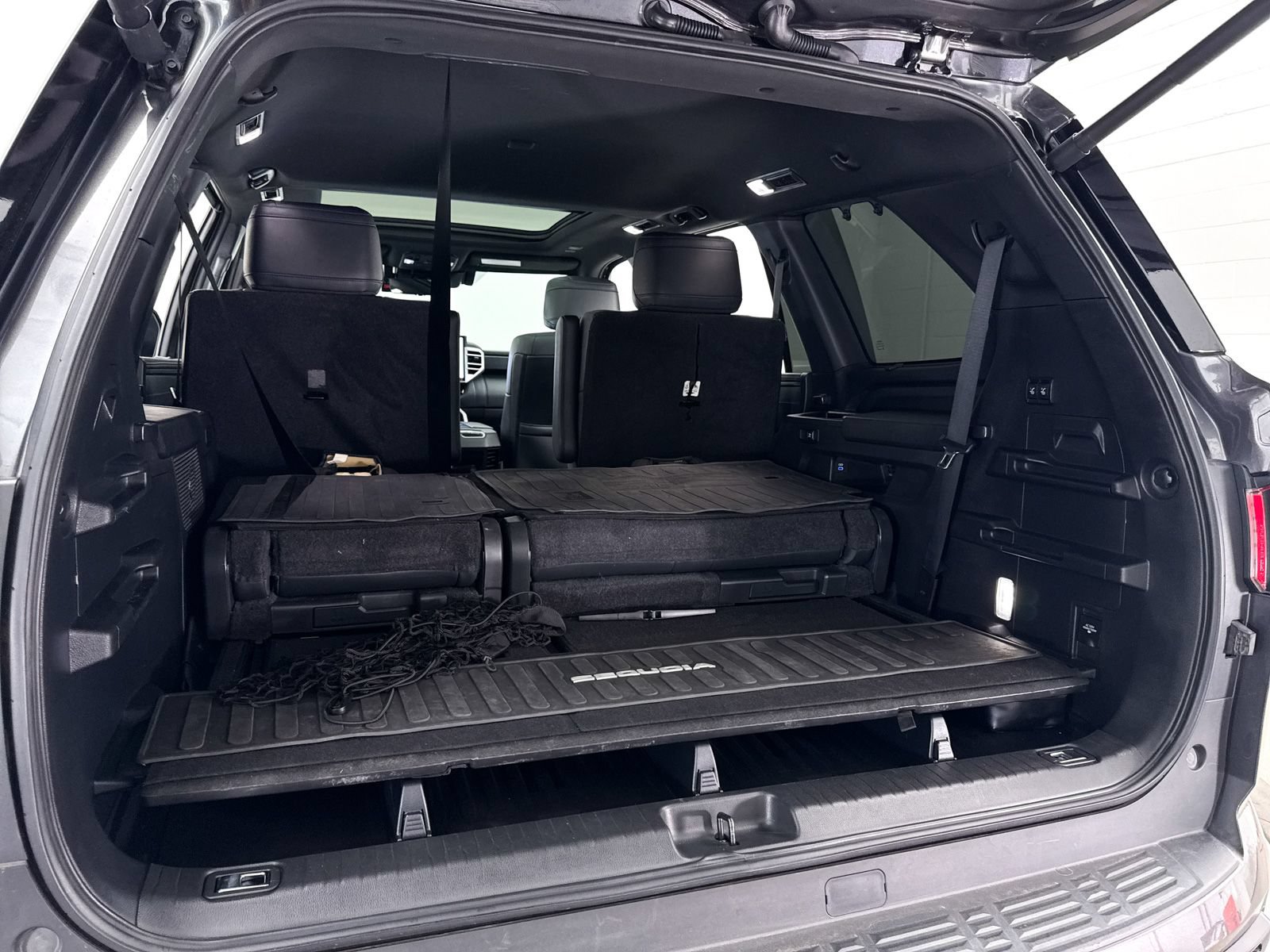 Used 2023 Toyota Sequoia Platinum AWD/4WD image 35