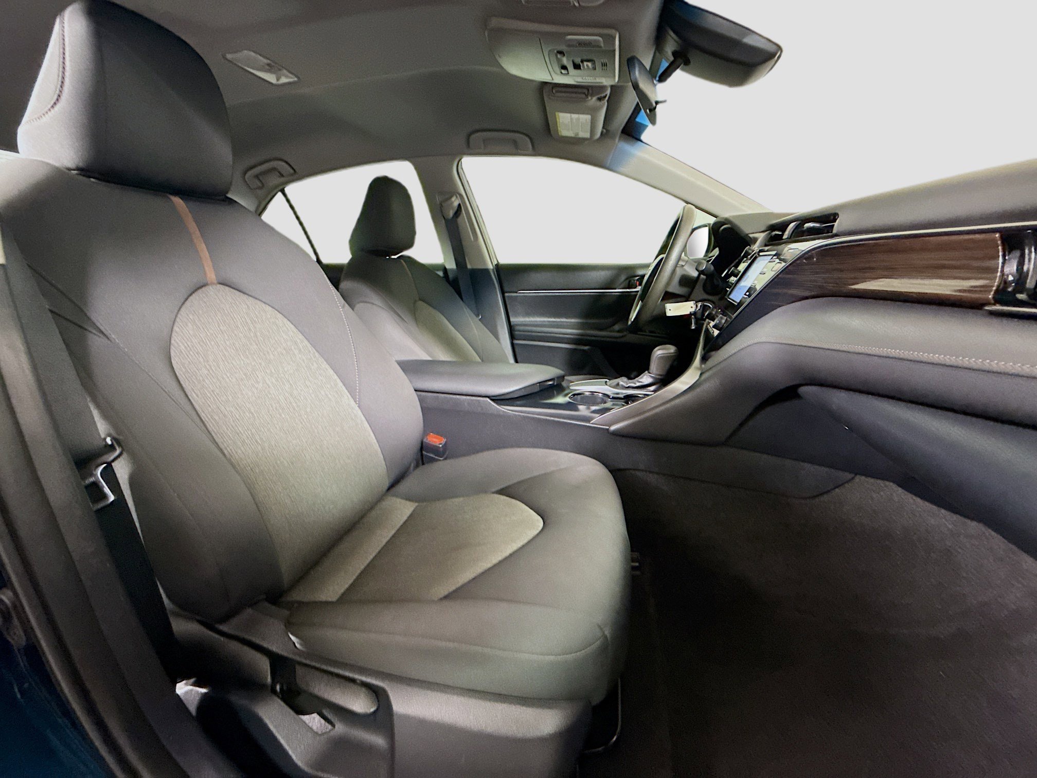 Used 2019 Toyota Camry LE FWD image 28