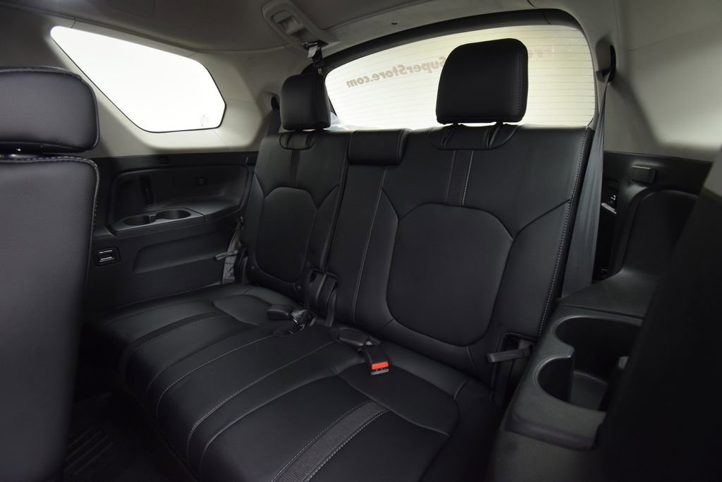 Used 2025 Honda Pilot EX-L image 16