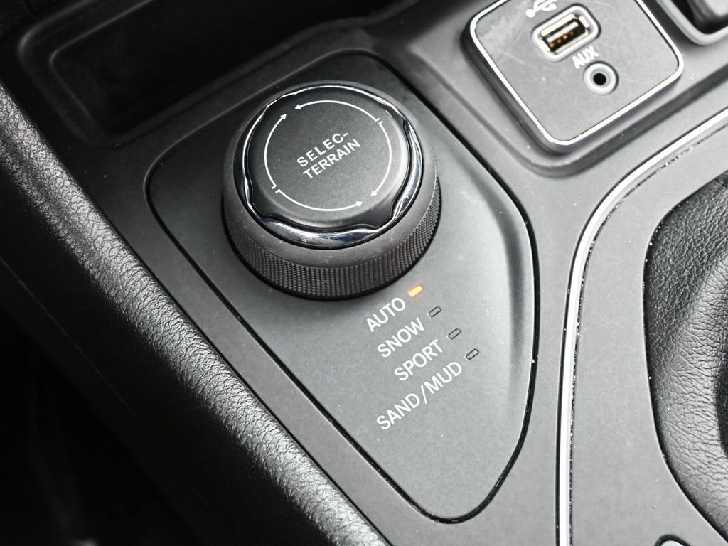 Used 2022 Jeep Cherokee Latitude Lux image 27