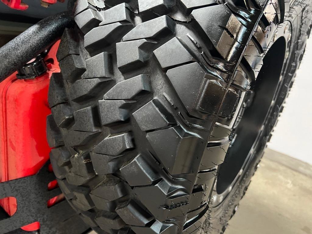 Used 2015 Jeep Wrangler Unlimited Rubicon w/ Connectivity Group image 20