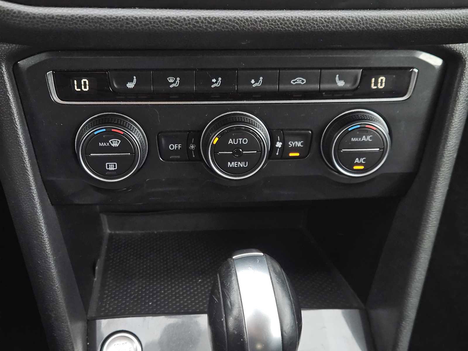Used 2018 Volkswagen Tiguan SE FWD image 19