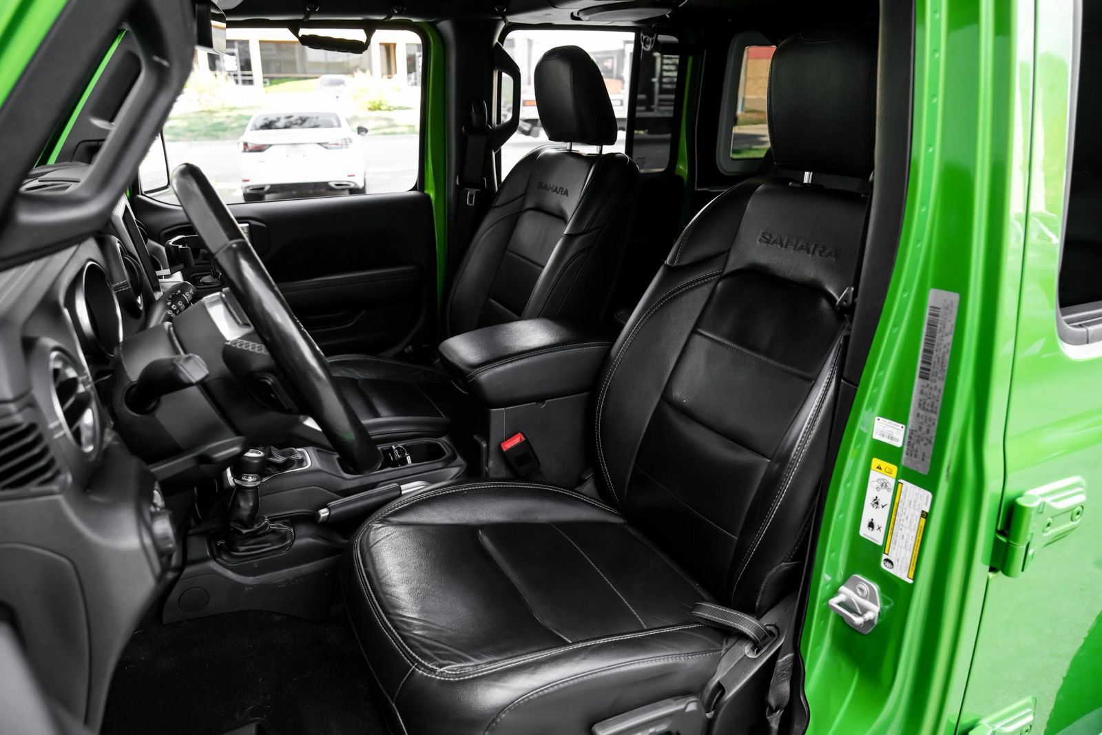 Used 2019 Jeep Wrangler Unlimited Sahara AWD/4WD image 31