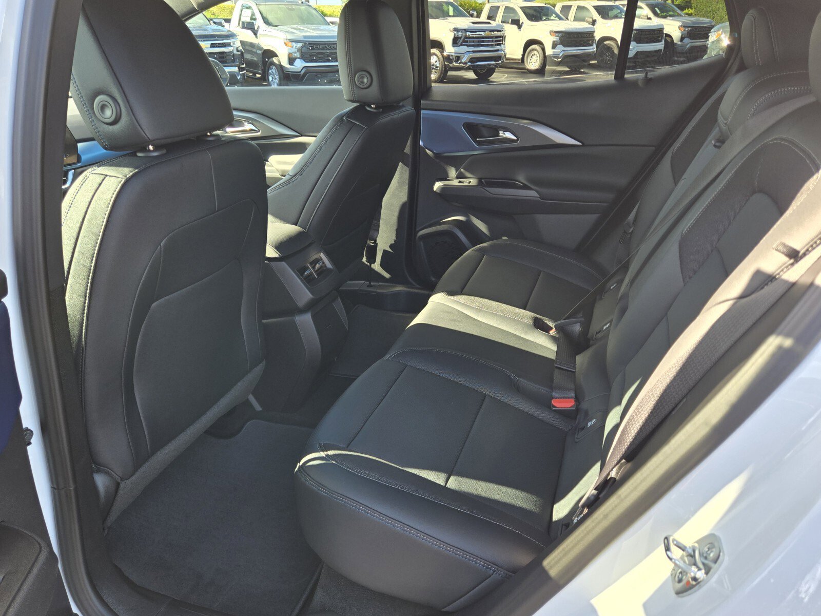 New 2026 Chevrolet Equinox EV LT AWD/4WD image 7