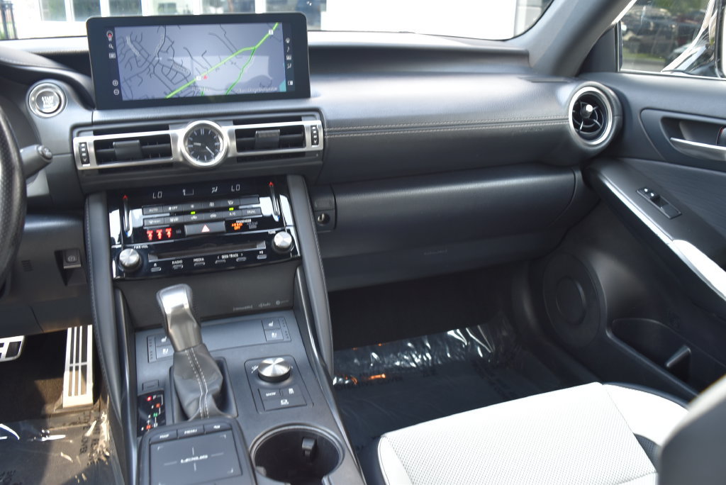 Used 2022 Lexus IS 350 F Sport w/ Navigation Package RWD image 11