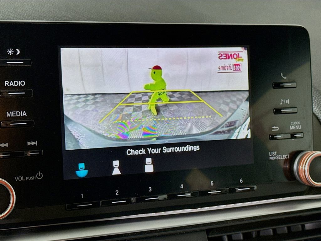 Used 2018 Honda Accord LX image 5