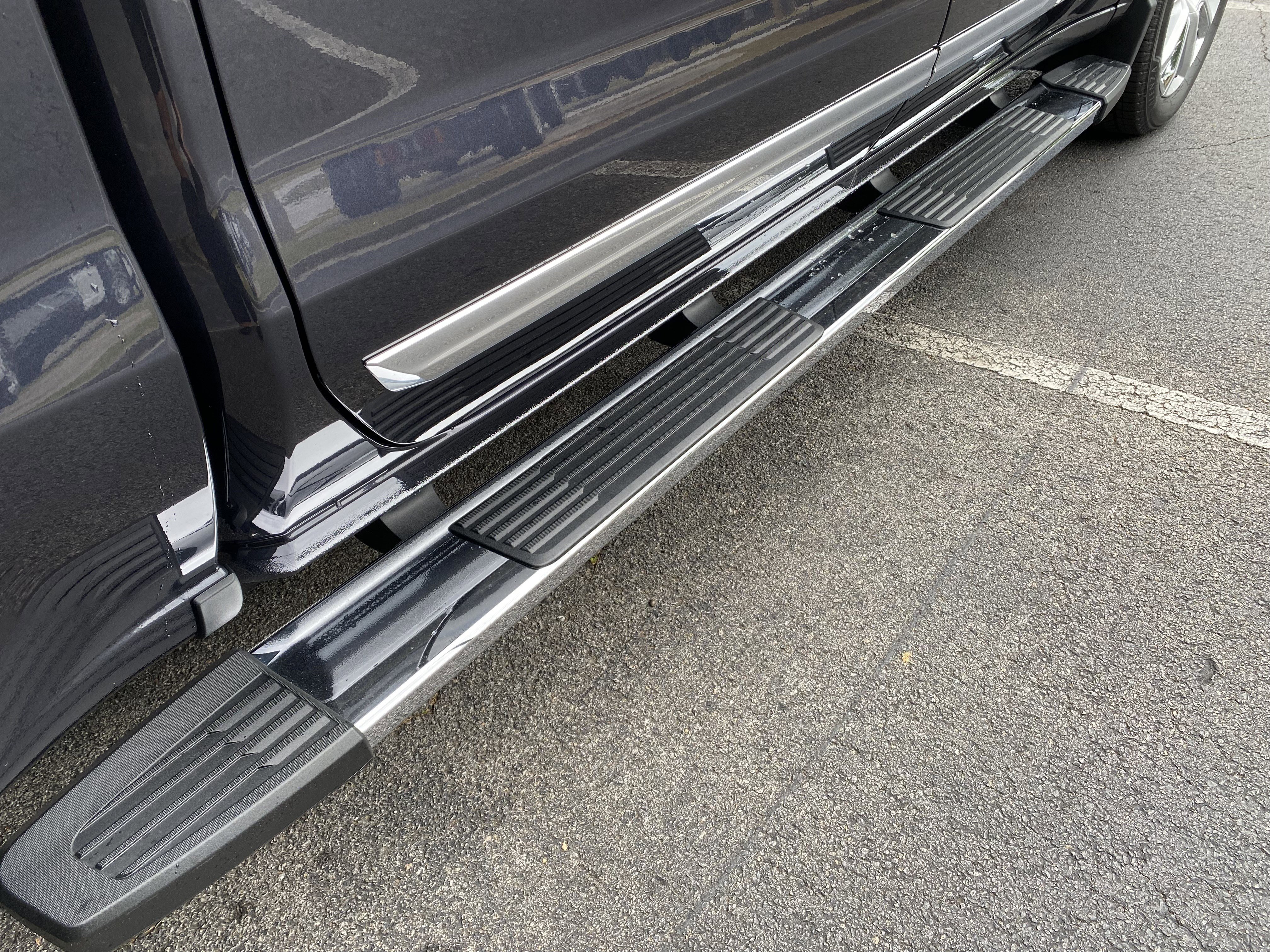 Used 2023 Chevrolet Silverado 1500 High Country w/ High Country Premium Package AWD/4WD image 44
