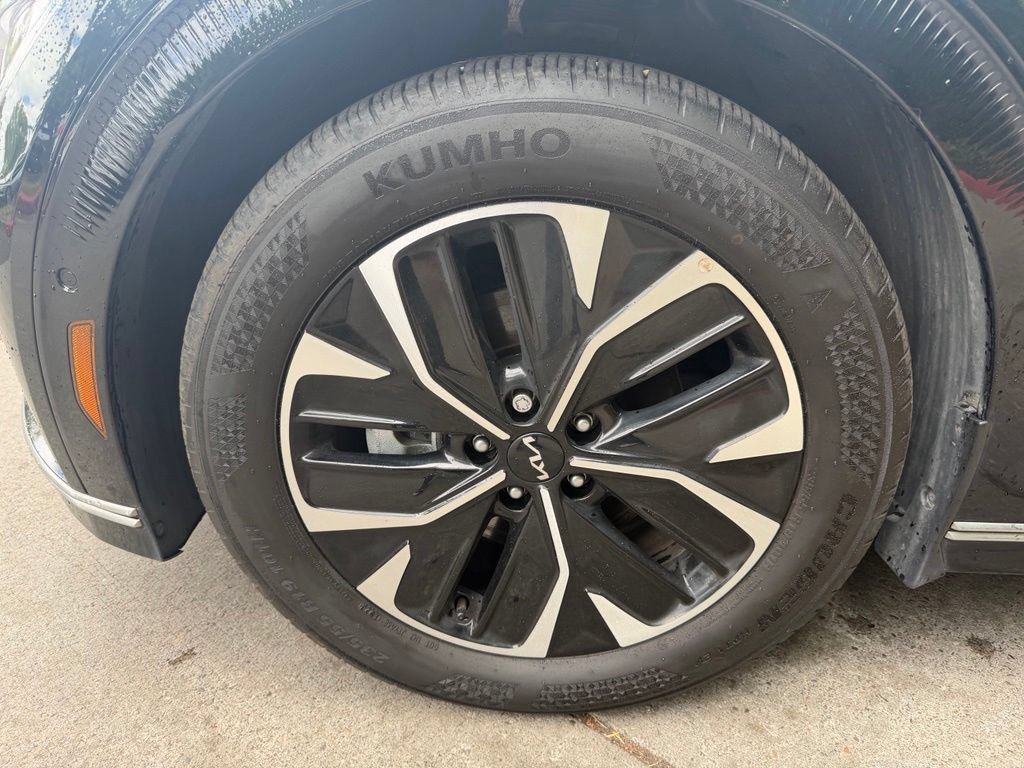 Used 2024 Kia EV6 Wind w/ Wind Technology Package RWD image 10