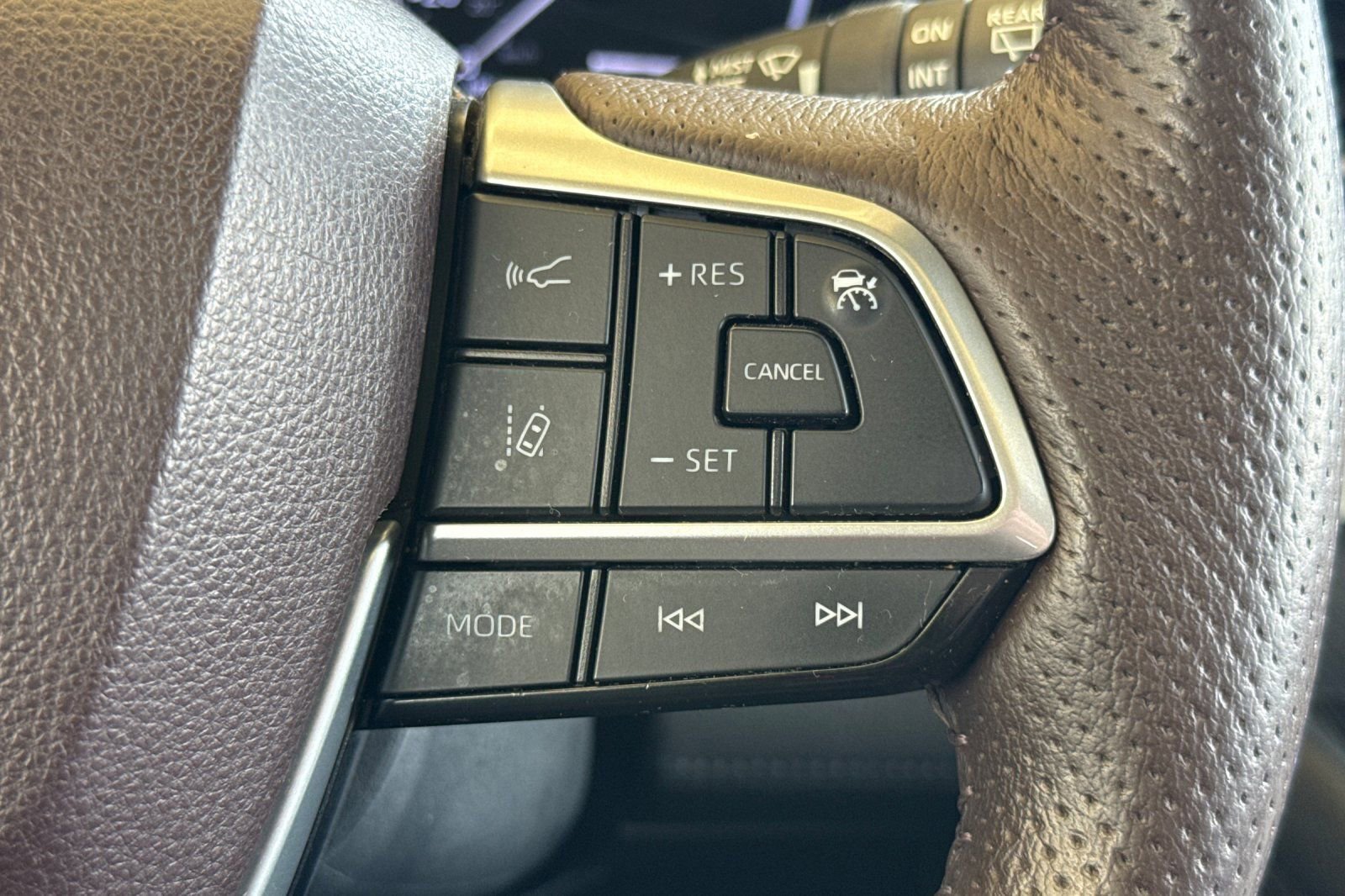 Certified 2021 Toyota Sienna Platinum image 28