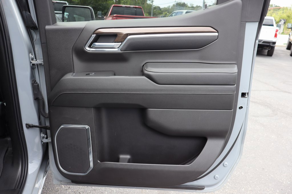 Used 2024 Chevrolet Silverado 1500 LT Trail Boss w/ LT Trail Boss Premium Package image 24