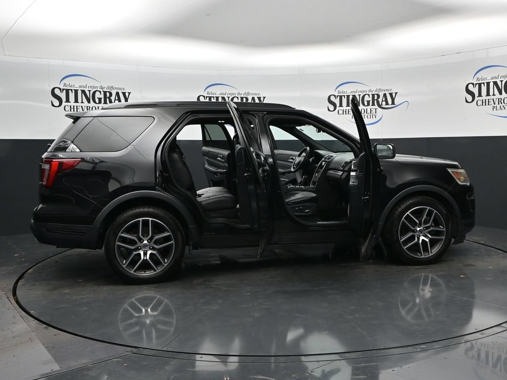 Used 2018 Ford Explorer Sport w/ Equipment Group 401A AWD/4WD image 36