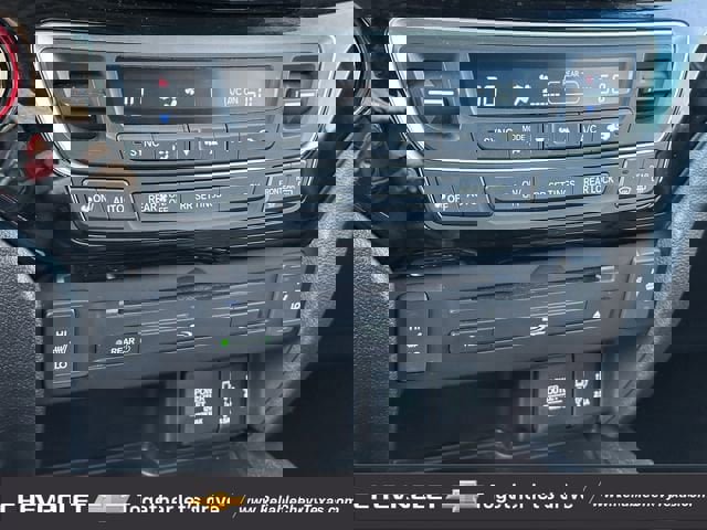 Used 2018 Honda Pilot Touring image 19