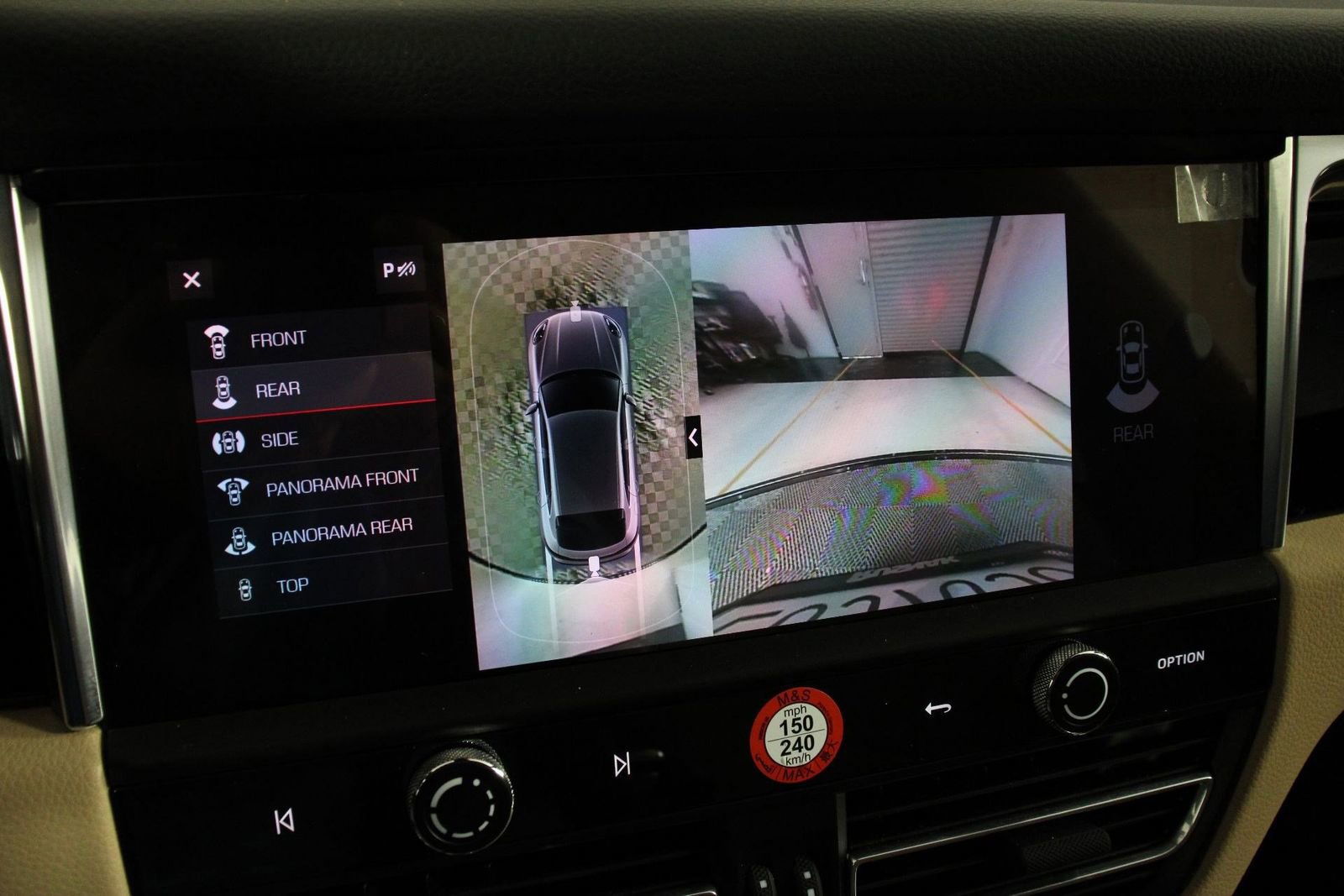 Certified 2025 Porsche Macan image 17