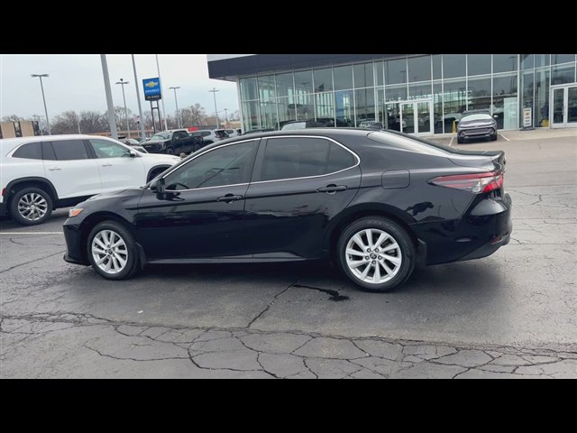 Used 2023 Toyota Camry LE FWD image 6