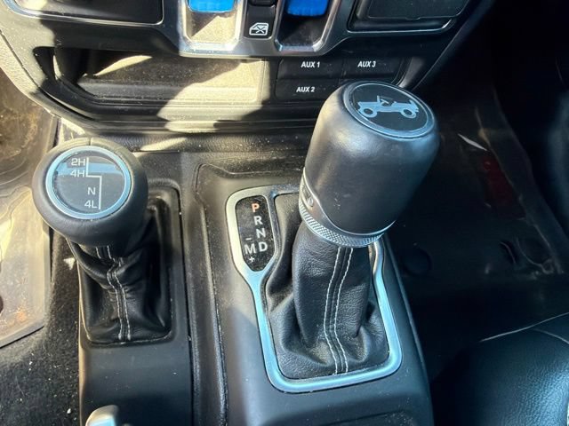 Used 2018 Jeep Wrangler Unlimited Sahara AWD/4WD image 5