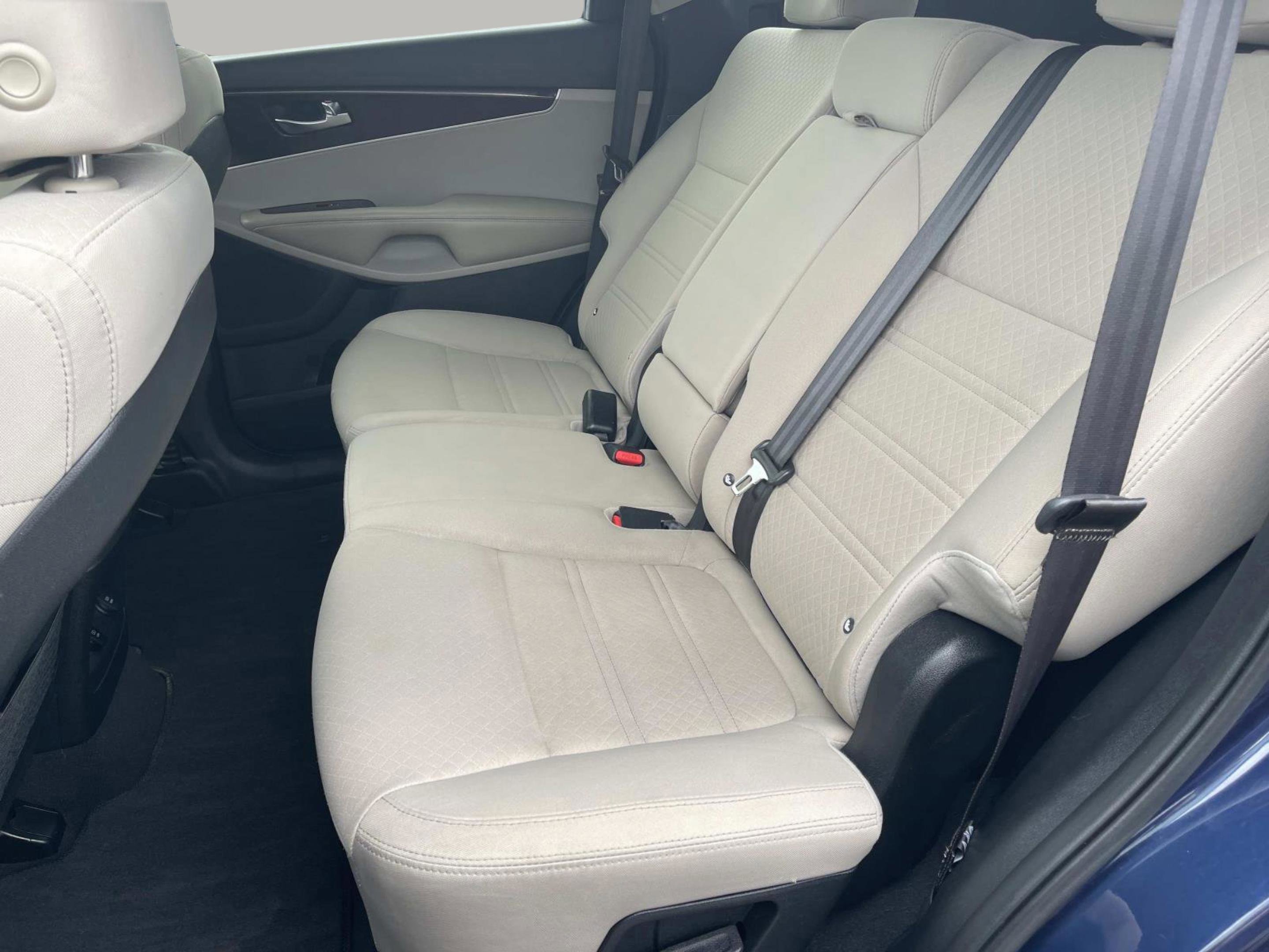 Used 2017 Kia Sorento FWD image 14
