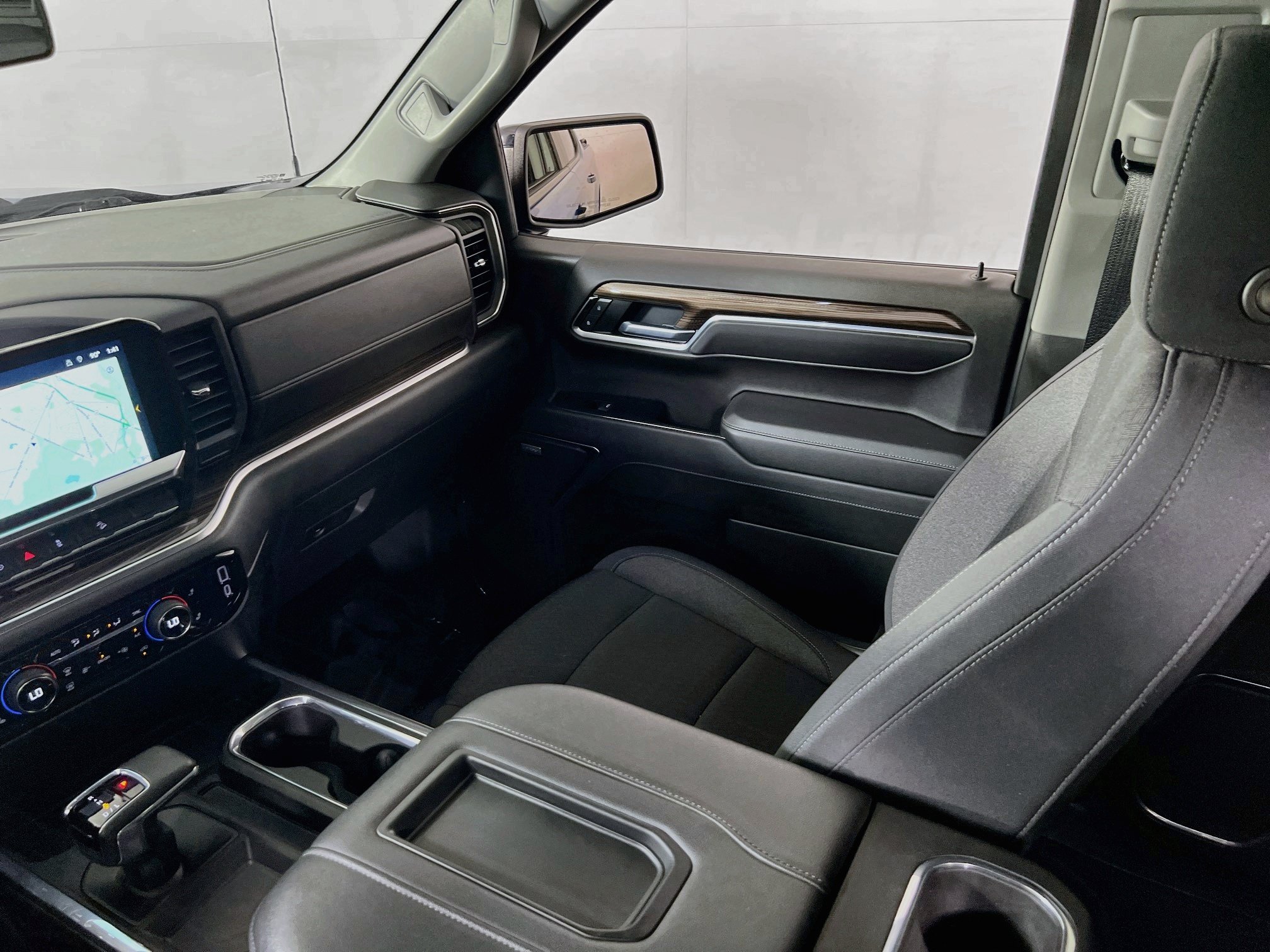 Used 2022 Chevrolet Silverado 1500 LT Trail Boss w/ Convenience Package II AWD/4WD image 24